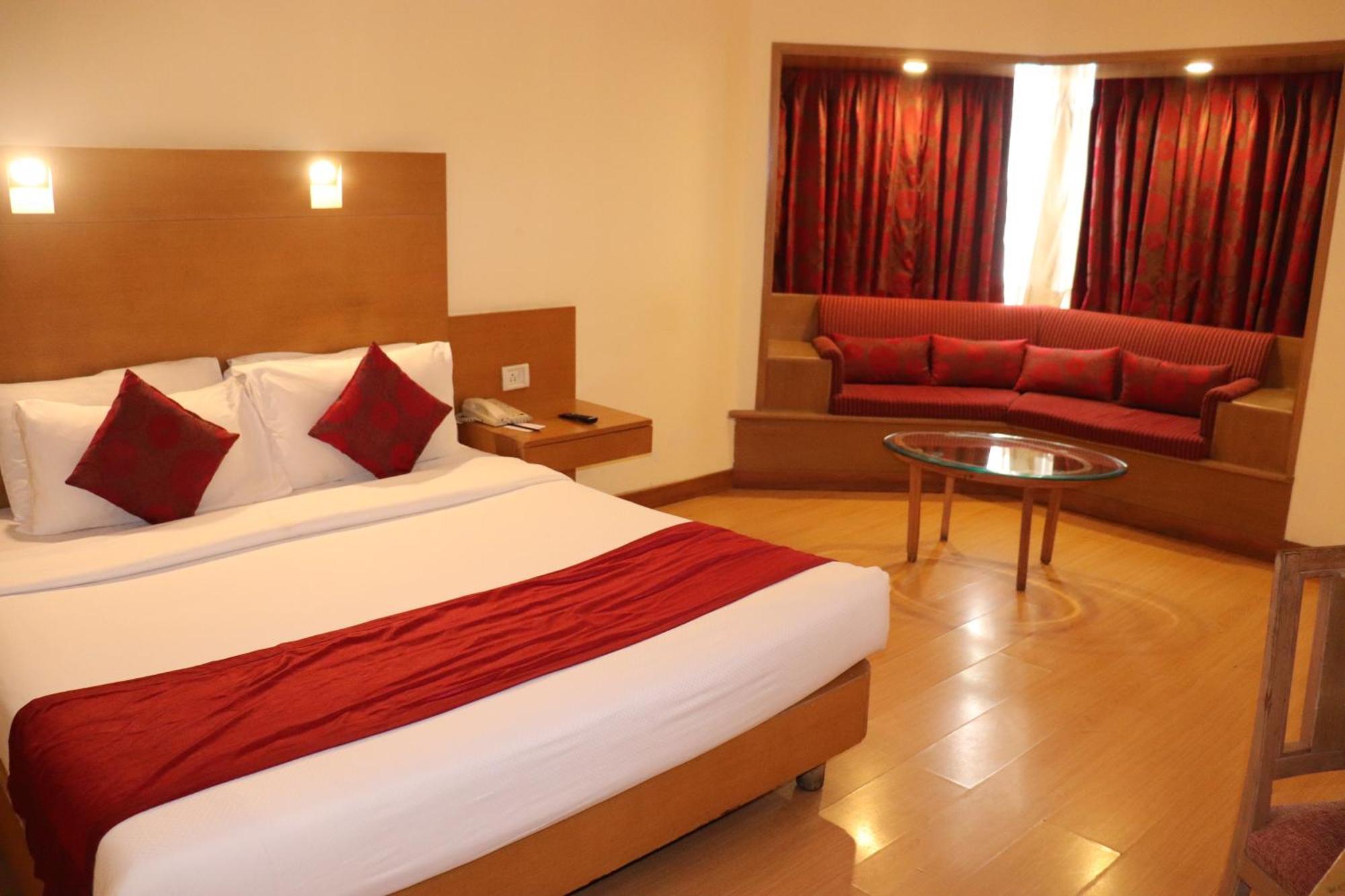 VITS Aurangabad Hotel Bagian luar foto