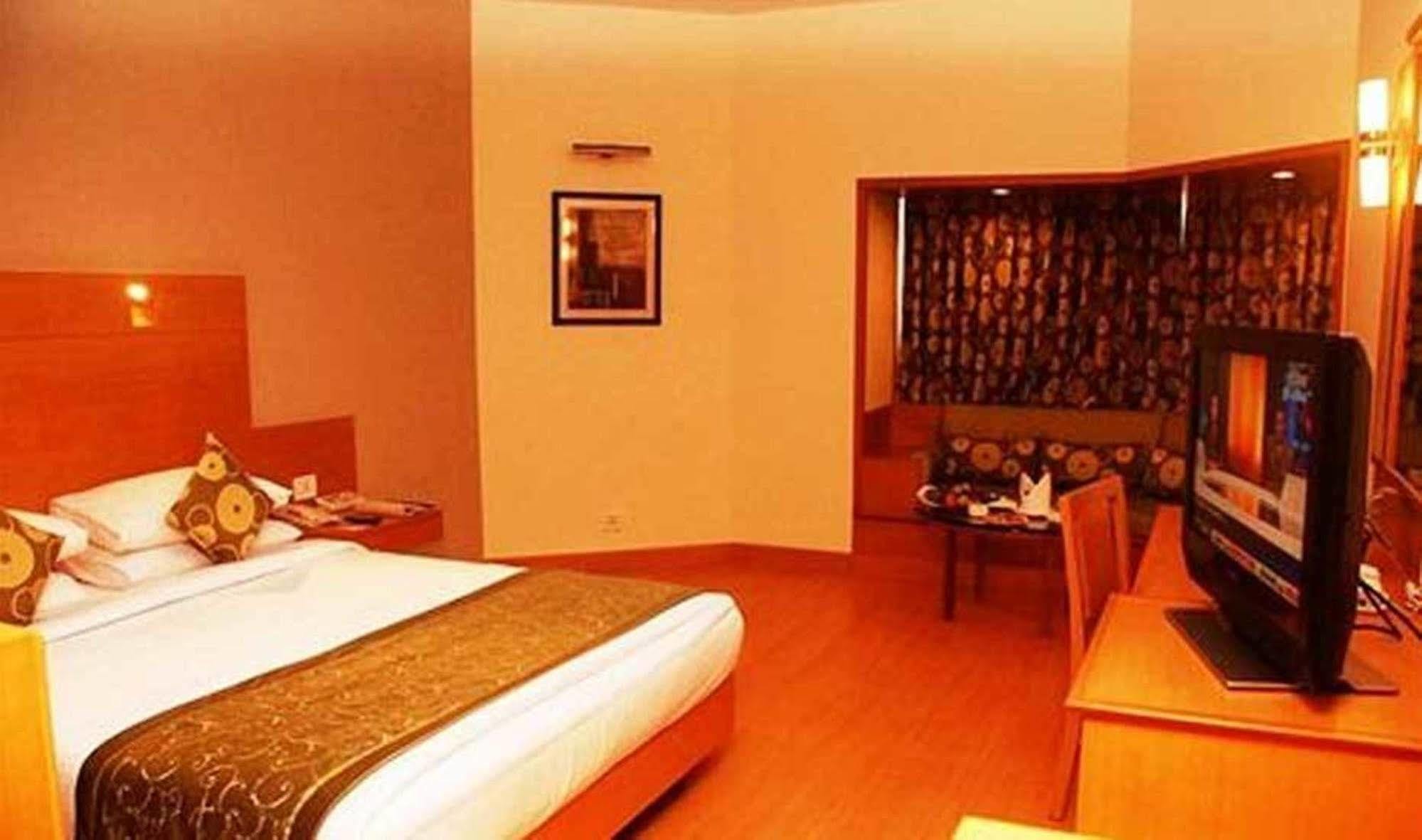 VITS Aurangabad Hotel Bagian luar foto
