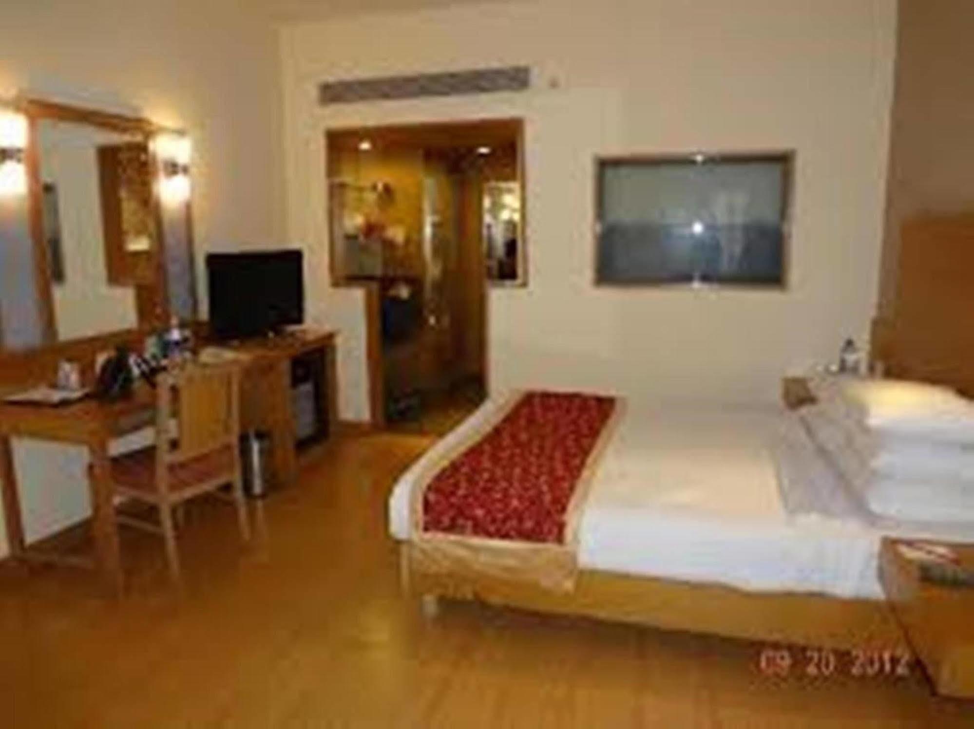VITS Aurangabad Hotel Bagian luar foto